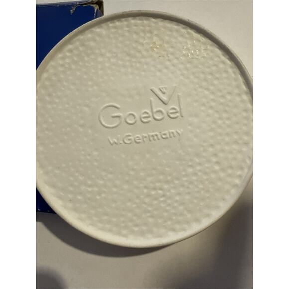 Hummel Goebel 4” Collector’s Club Member Plate/Coaster/Medallion, 1976 - Picture 6 of 7